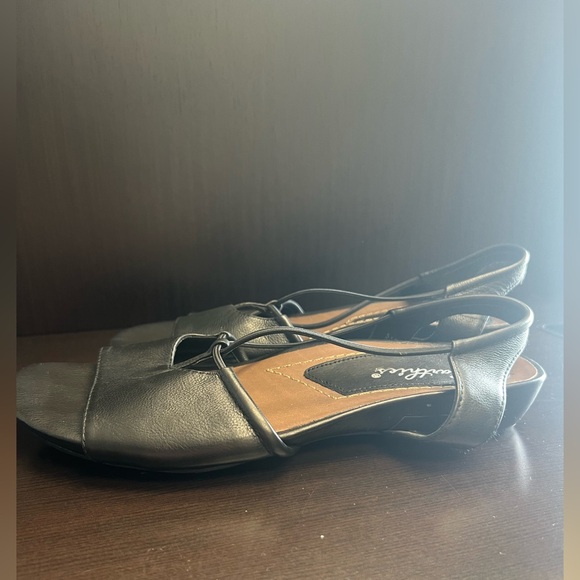 Earthies Women's Sz 8.5 Lacona Leather Black Slingback Sandals - Picture 4 of 10